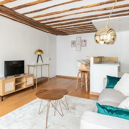 Appartamento Typical Flat In The Old Parigi
